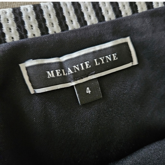 Melanie Lyne skirt size 4 black white vertical striped pencil zipper detail - Picture 4 of 11